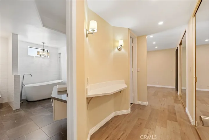 5340 Yarmouth Avenue 108, Los Angeles, California 91316