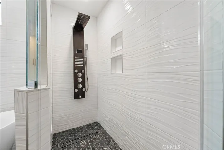 5340 Yarmouth Avenue 108, Los Angeles, California 91316