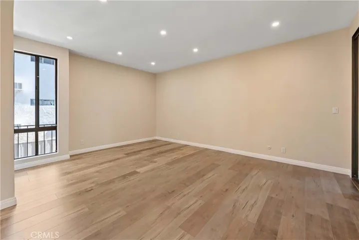 5340 Yarmouth Avenue 108, Los Angeles, California 91316