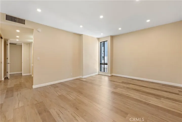 5340 Yarmouth Avenue 108, Los Angeles, California 91316