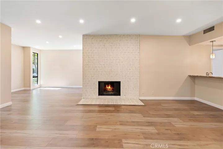 5340 Yarmouth Avenue 108, Los Angeles, California 91316