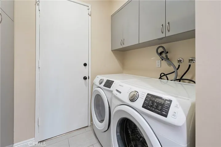 5340 Yarmouth Avenue 108, Los Angeles, California 91316