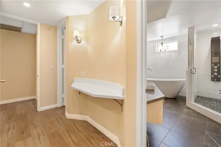 5340 Yarmouth Avenue 108, Los Angeles, California 91316