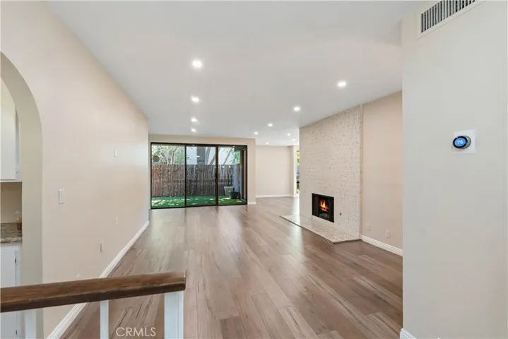 5340 Yarmouth Avenue 108, Los Angeles, California 91316