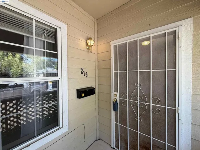 217 Cedar St, Roseville, California 95678