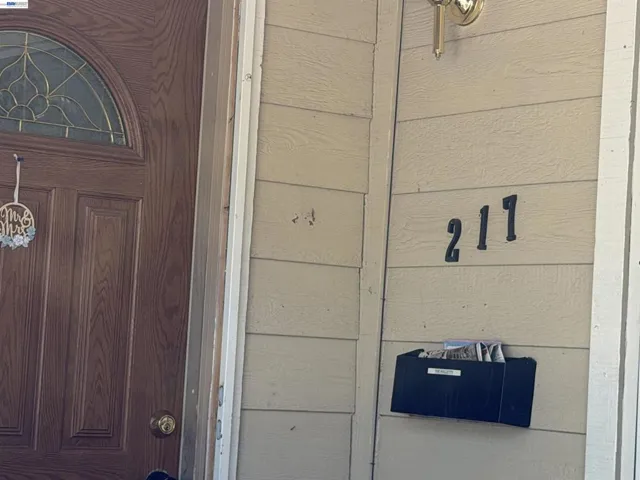 217 Cedar St, Roseville, California 95678