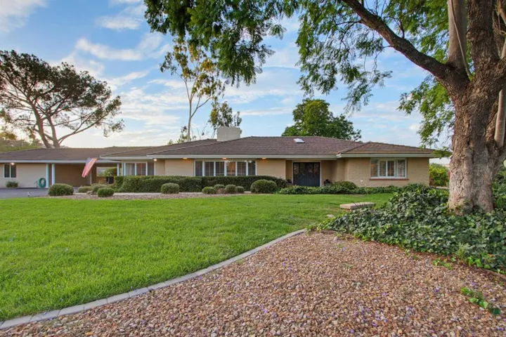 3088 Skycrest Drive, Fallbrook, California 92028