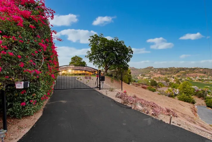 3088 Skycrest Drive, Fallbrook, California 92028
