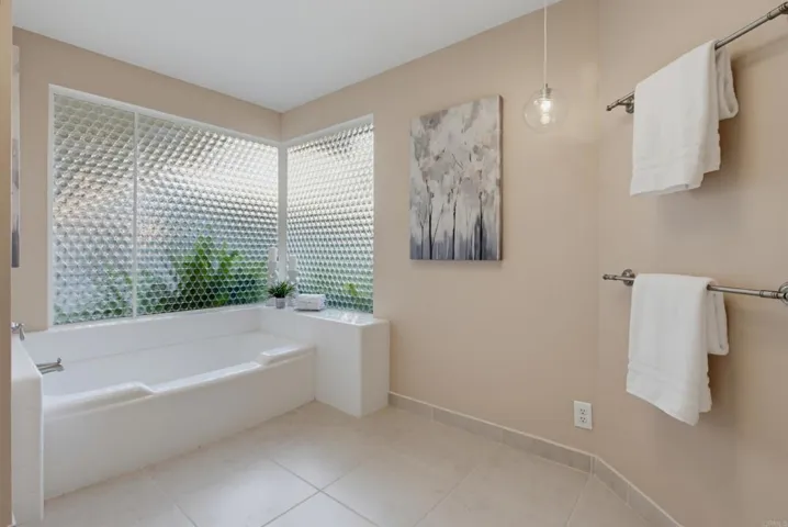 3088 Skycrest Drive, Fallbrook, California 92028