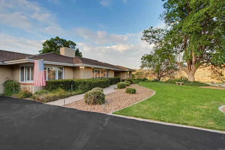 3088 Skycrest Drive, Fallbrook, California 92028