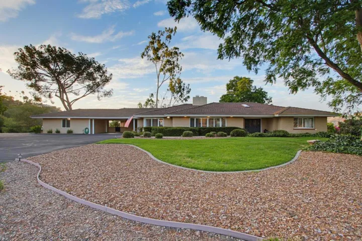 3088 Skycrest Drive, Fallbrook, California 92028