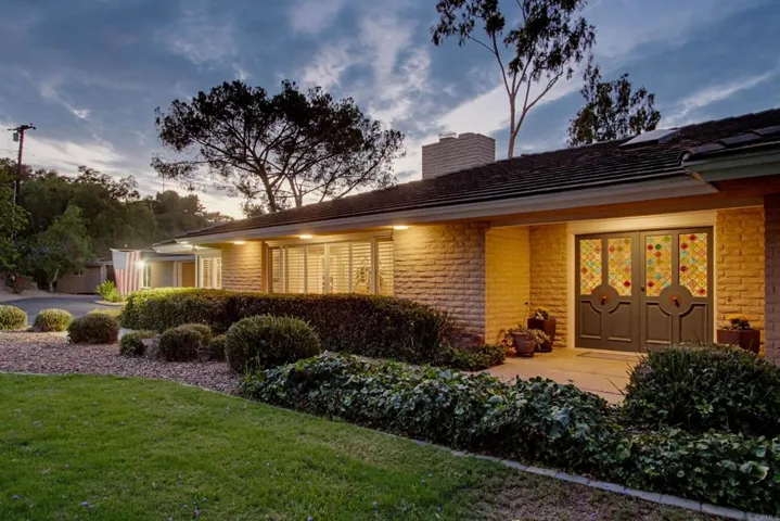 3088 Skycrest Drive, Fallbrook, California 92028