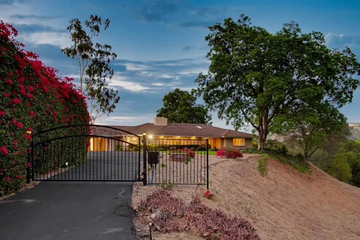 3088 Skycrest Drive, Fallbrook, California 92028