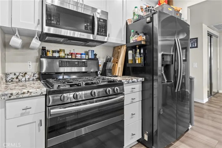 20253 Keswick Street 323, Winnetka, California 91306