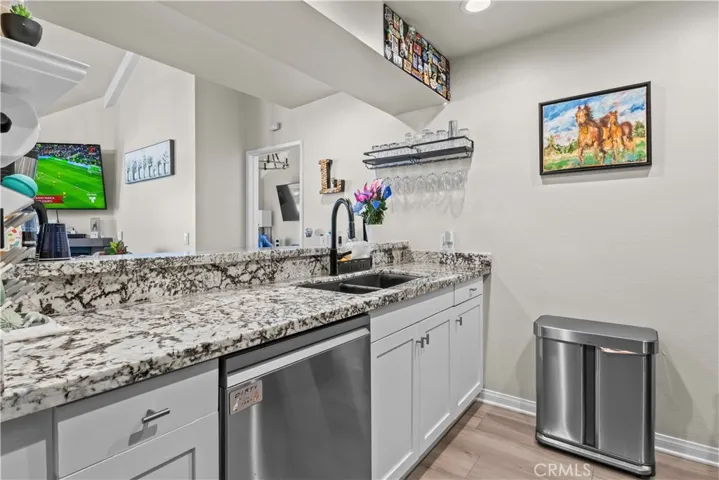 20253 Keswick Street 323, Winnetka, California 91306