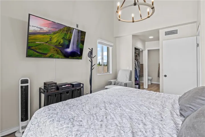 20253 Keswick Street 323, Winnetka, California 91306