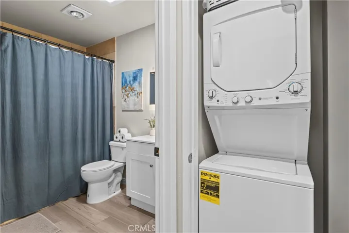 20253 Keswick Street 323, Winnetka, California 91306