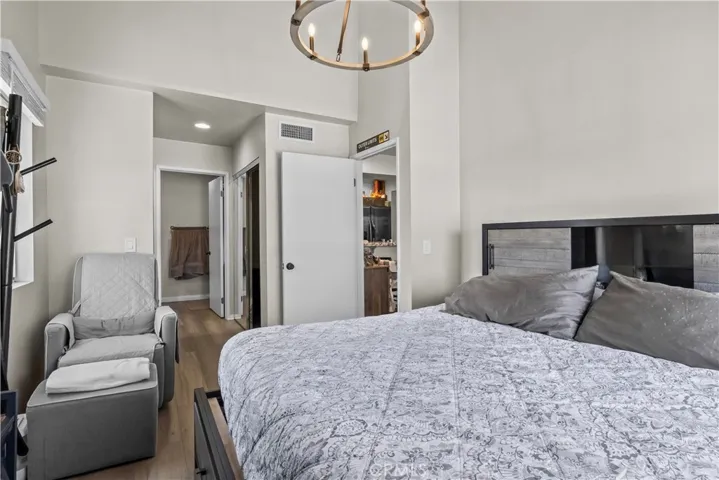 20253 Keswick Street 323, Winnetka, California 91306