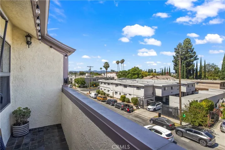 20253 Keswick Street 323, Winnetka, California 91306