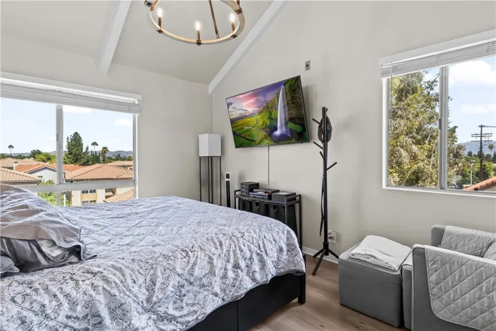 20253 Keswick Street 323, Winnetka, California 91306