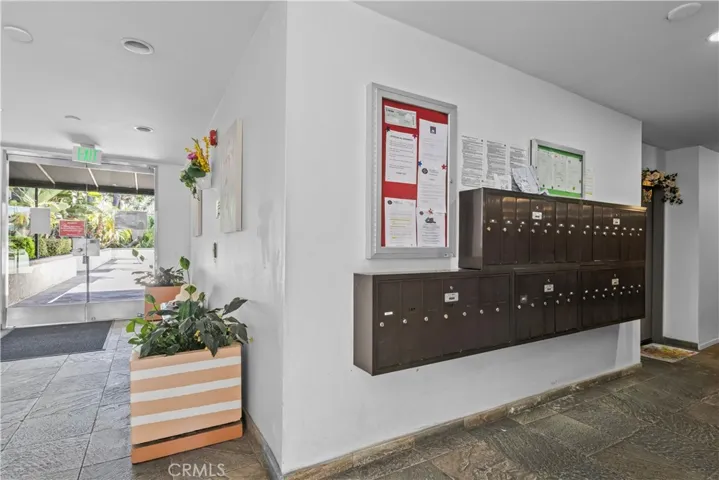 20253 Keswick Street 323, Winnetka, California 91306
