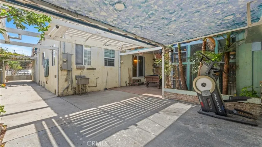 9501 Baird Ave, Los Angeles, California 90002