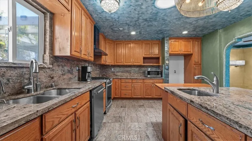 9501 Baird Ave, Los Angeles, California 90002