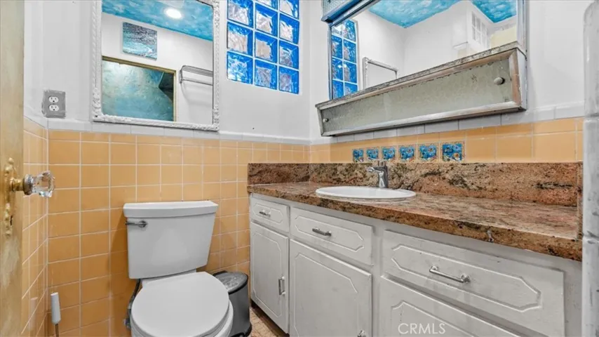 9501 Baird Ave, Los Angeles, California 90002