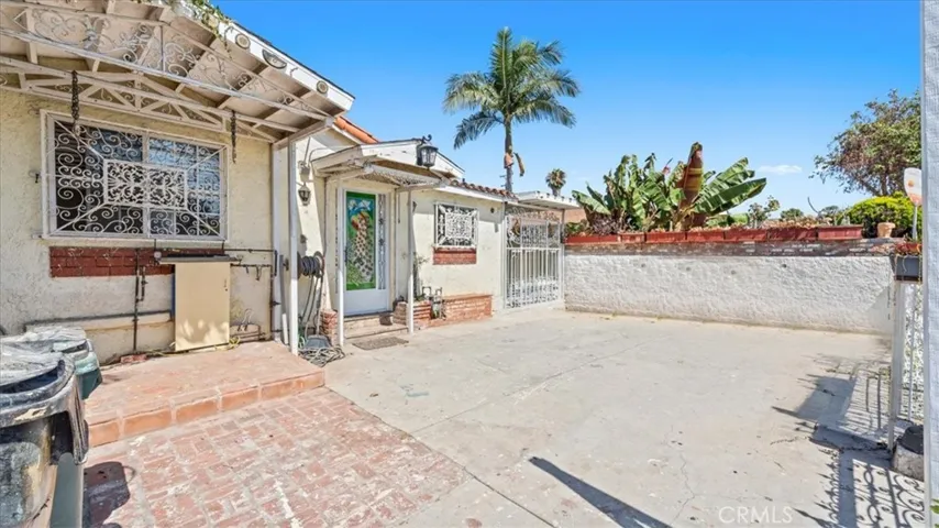 9501 Baird Ave, Los Angeles, California 90002