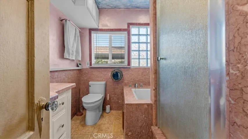 9501 Baird Ave, Los Angeles, California 90002