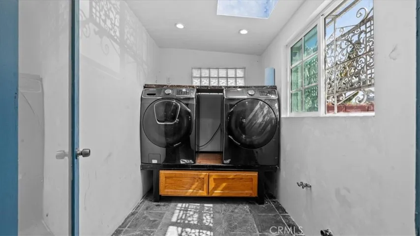 9501 Baird Ave, Los Angeles, California 90002
