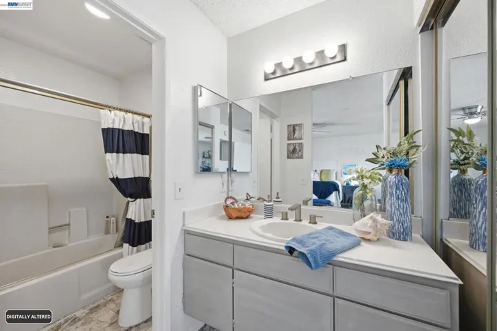 5050 Canyon Crest 18, Riverside, California 92507