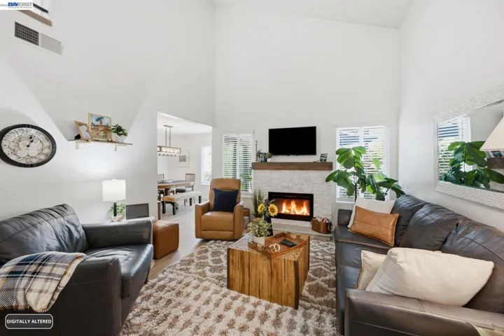 5050 Canyon Crest 18, Riverside, California 92507