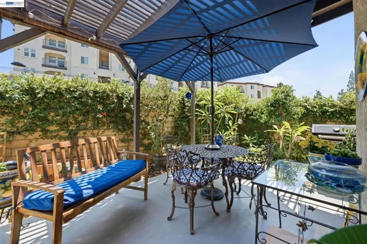 5050 Canyon Crest 18, Riverside, California 92507