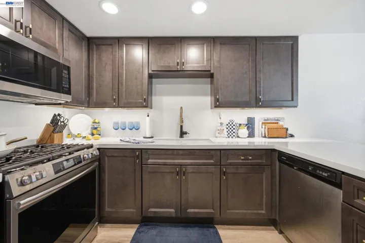 5050 Canyon Crest 18, Riverside, California 92507