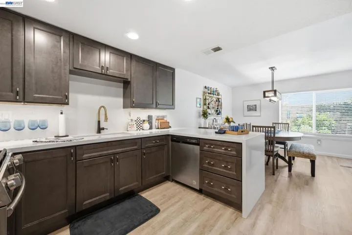 5050 Canyon Crest 18, Riverside, California 92507