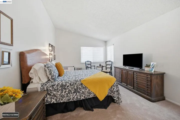 5050 Canyon Crest 18, Riverside, California 92507