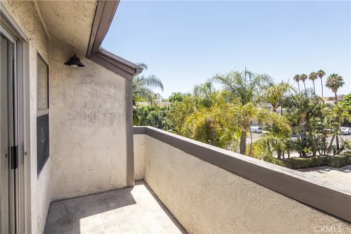 20253 Keswick Street 318, Winnetka, California 91306