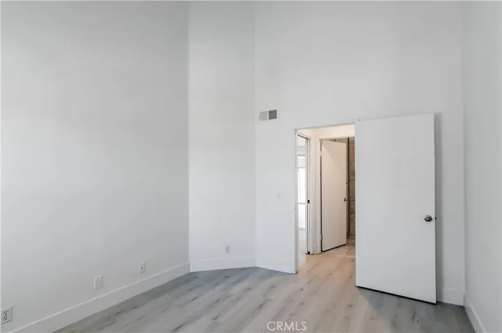 20253 Keswick Street 318, Winnetka, California 91306