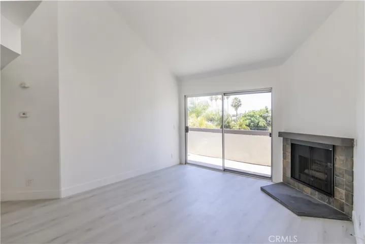 20253 Keswick Street 318, Winnetka, California 91306