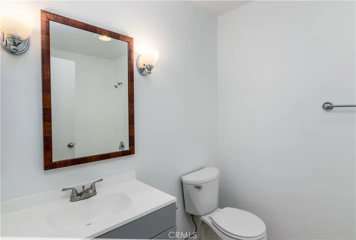 20253 Keswick Street 318, Winnetka, California 91306
