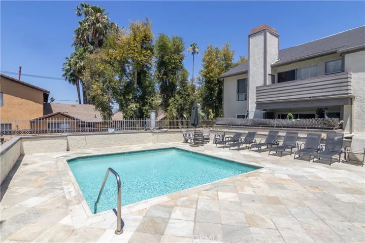 20253 Keswick Street 318, Winnetka, California 91306