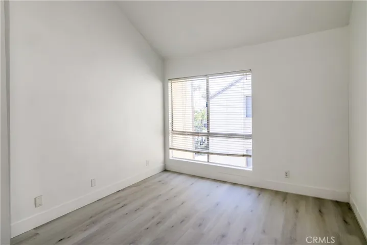 20253 Keswick Street 318, Winnetka, California 91306