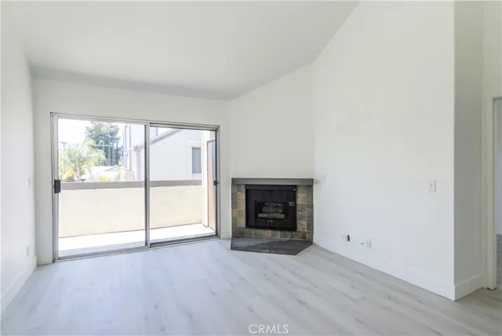20253 Keswick Street 318, Winnetka, California 91306