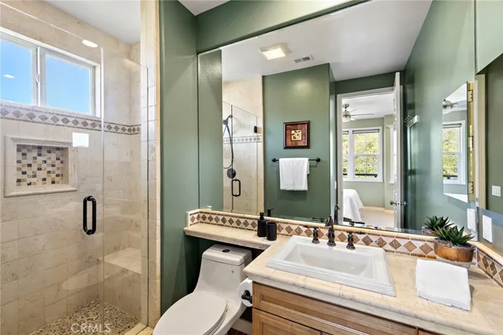 secondary ensuite bath