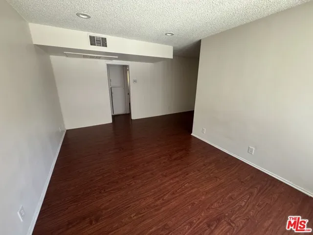 10630 Crenshaw Boulevard #3, Inglewood, California 90303