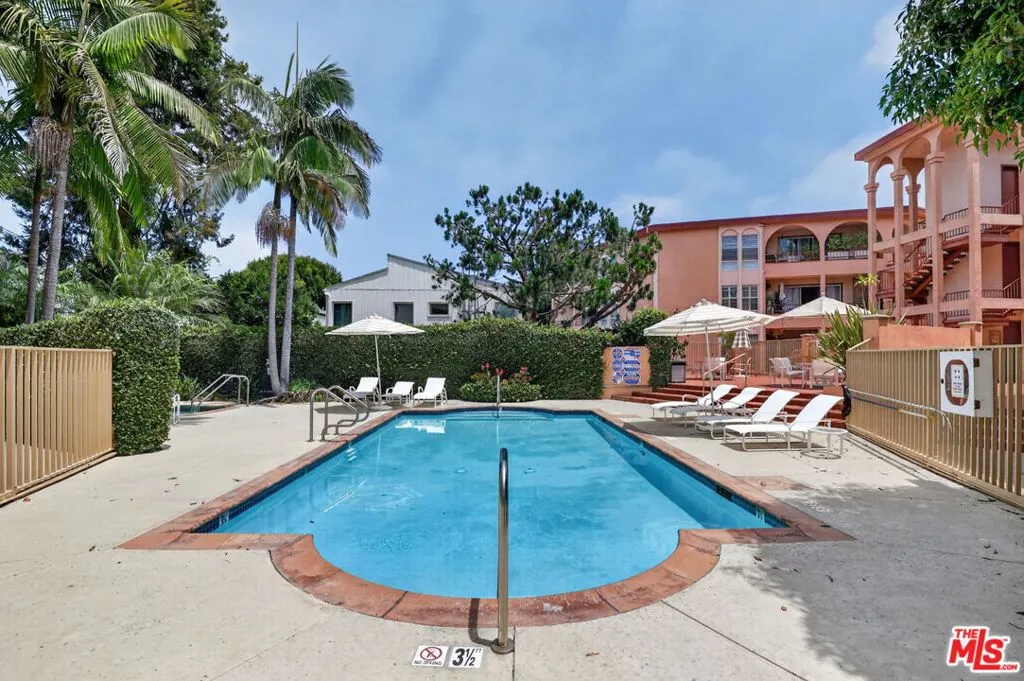 Resort Style Heated Pool Resort Style Heated Pool