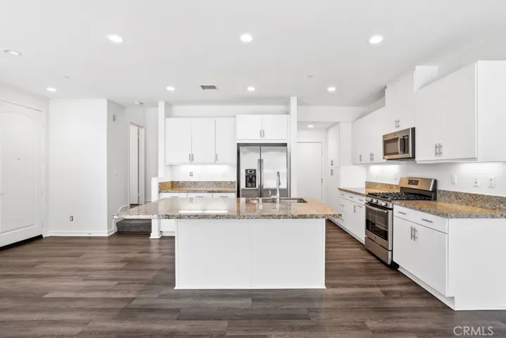 20 Savannah, Lake Forest, California 92630