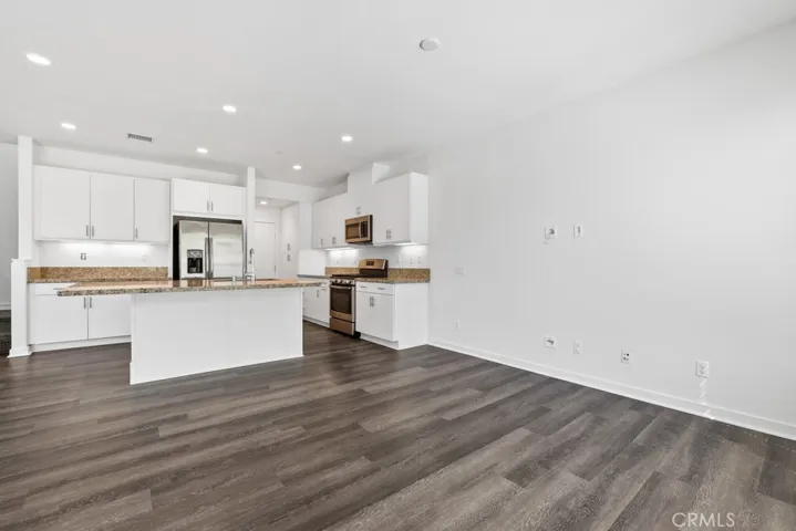 20 Savannah, Lake Forest, California 92630