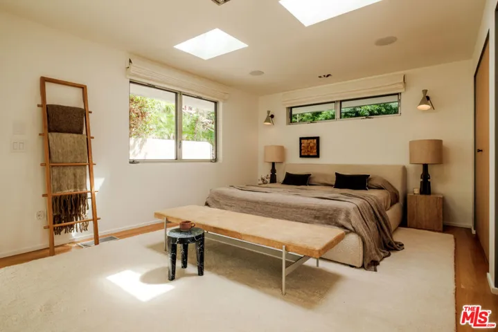 558 Stassi Lane, Santa Monica, California 90402